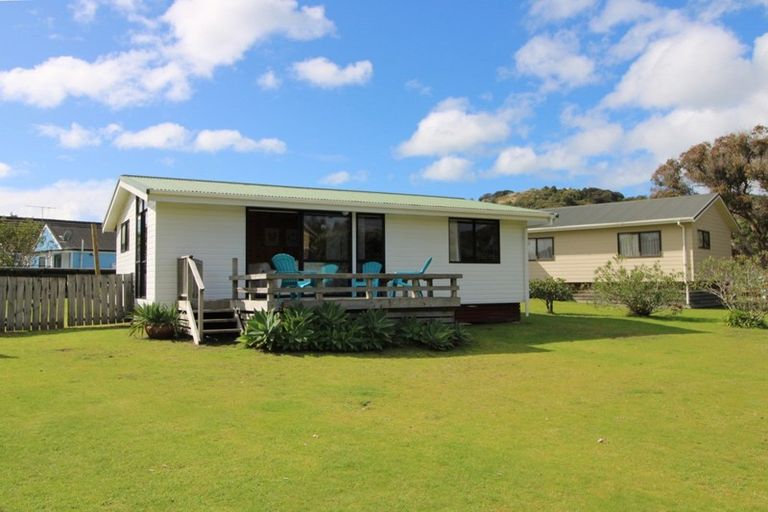 Photo of property in 117 Winslow Place, Matarangi, Whitianga, 3592