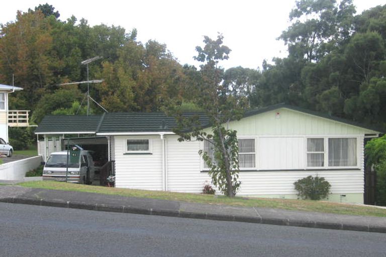 Photo of property in 41 Totaravale Drive, Totara Vale, Auckland, 0629