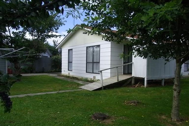 Photo of property in 14 Dellys Grove, Levin, 5510