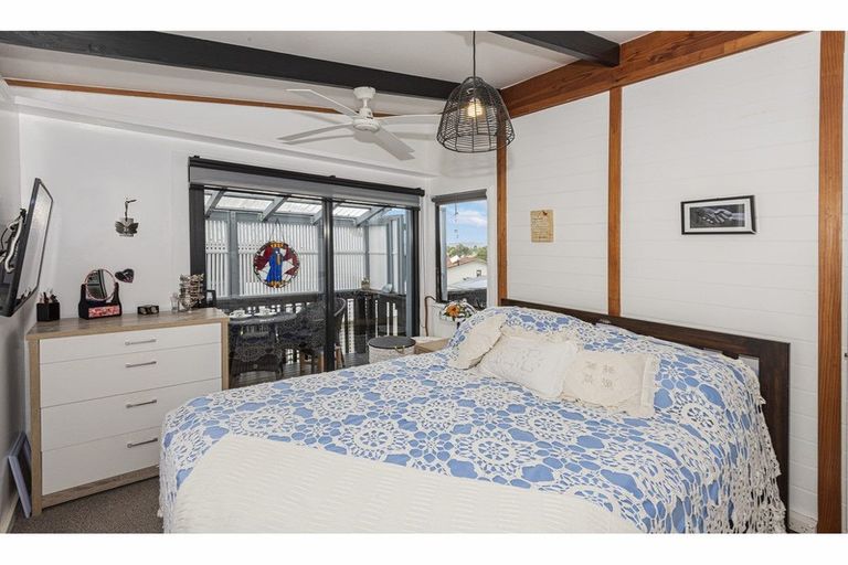 Photo of property in 8b Granfield Place, Te Kamo, Whangarei, 0112