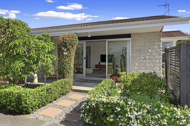 Photo of property in 1/16 Oakfield Street, Burnside, Christchurch, 8053