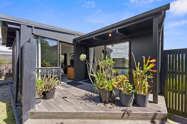 Photo of property in 35 Rodney Avenue, Te Horo Beach, Otaki, 5581