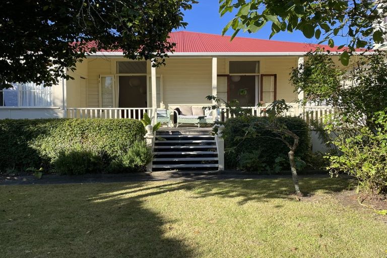 Photo of property in 2 Bath Street, Plimmerton, Porirua, 5026