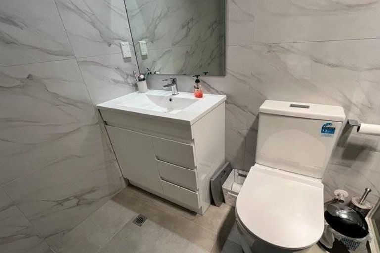 Photo of property in 3/60 Highland Drive, Highland Park, Auckland, 2010