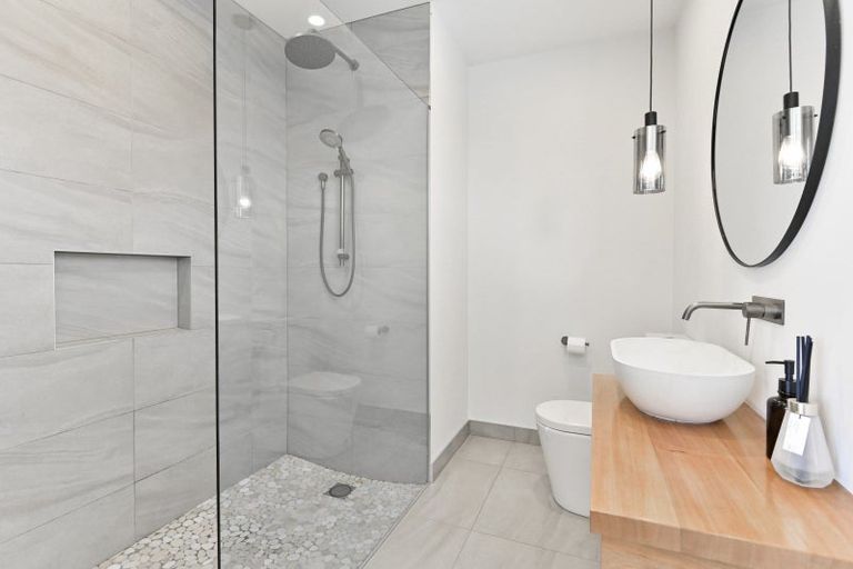 Photo of property in 69a Pirau Road, Fernhill, Napier, 4183