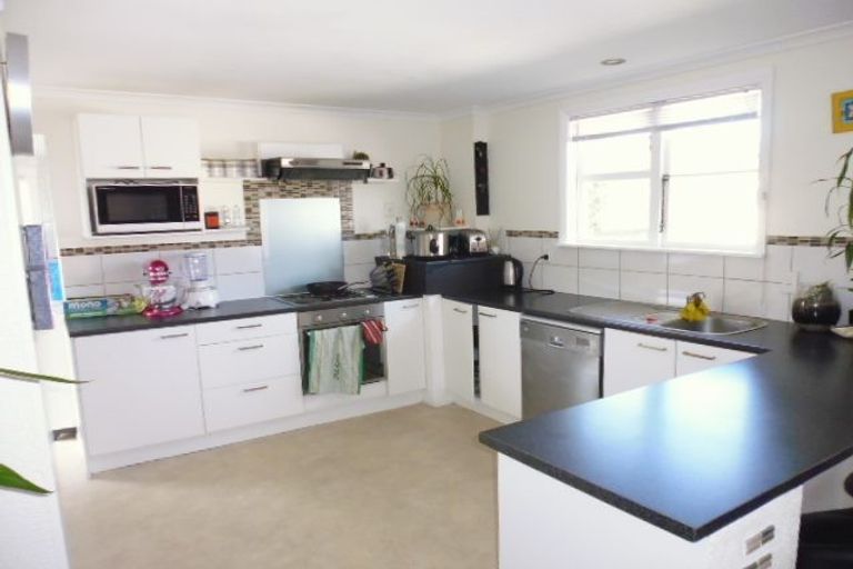 Photo of property in 1/1030 High Street, Avalon, Lower Hutt, 5011