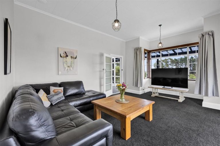 Photo of property in 206 Henwood Road, Paraite, New Plymouth, 4372