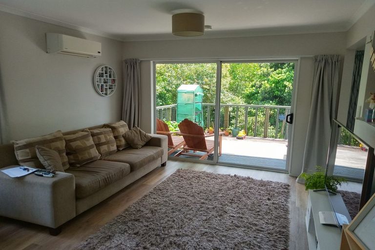 Photo of property in 43a Hicks Close, Whitby, Porirua, 5024