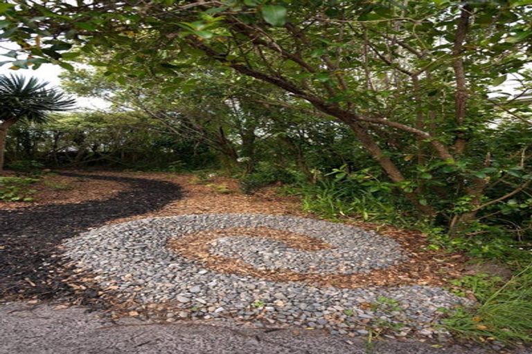 Photo of property in 2/15b Nandana Drive, Glen Eden, Auckland, 0602