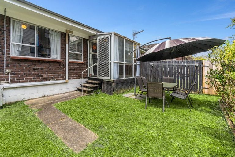Photo of property in 2/121 Gardner Avenue, New Lynn, Auckland, 0600