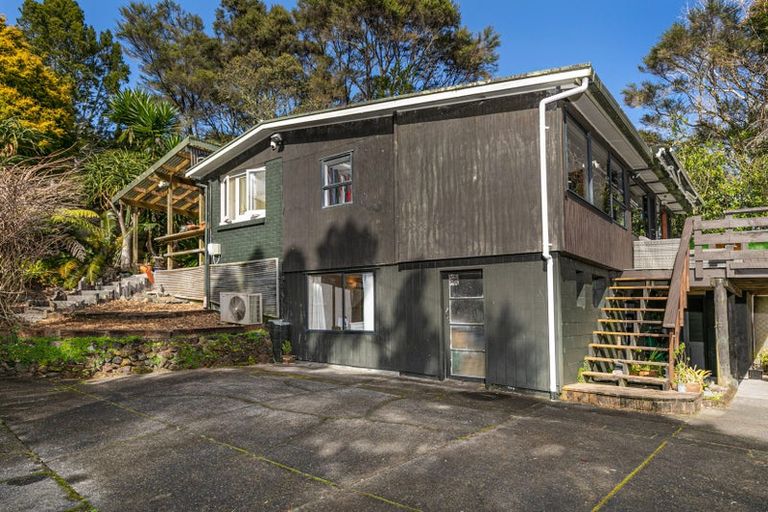 Photo of property in 1/757 West Coast Road, Oratia, Auckland, 0604