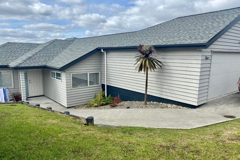 Photo of property in 18 Breenagh Place, Massey, Auckland, 0614