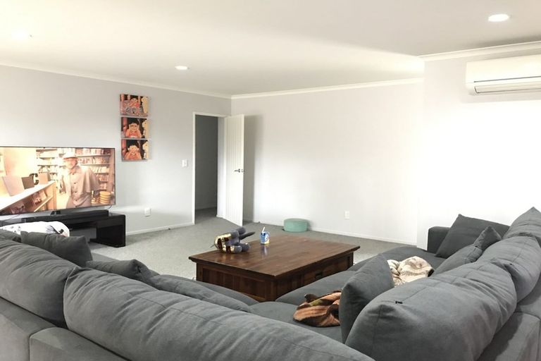 Photo of property in 28e Airfield Road, Takanini, 2112