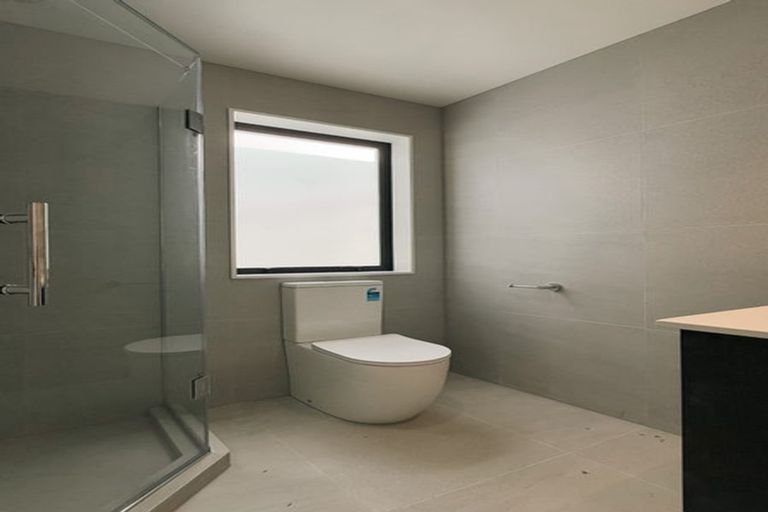 Photo of property in 5a Topliss Drive, Northcross, Auckland, 0632