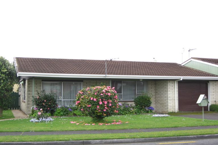 Photo of property in 1a Evelyn Place, Welbourn, New Plymouth, 4310