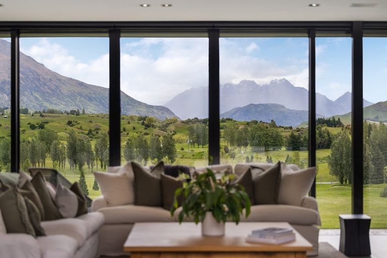 Photo of property in 20 Advance Terrace, Arrowtown, 9302