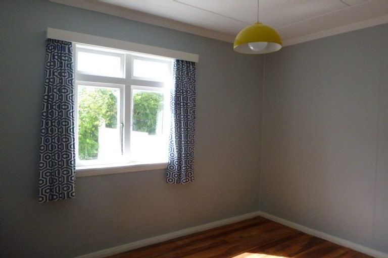 Photo of property in 33 Toi Street, Otaki Beach, Otaki, 5512