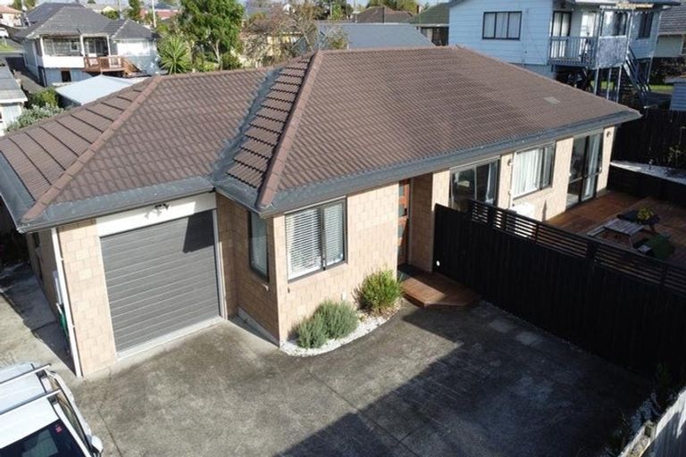 Photo of property in 10a Marewa Street, Te Atatu South, Auckland, 0610