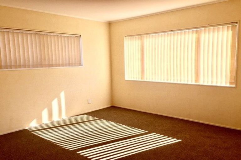 Photo of property in 1/5 Waller Avenue, Bucklands Beach, Auckland, 2012