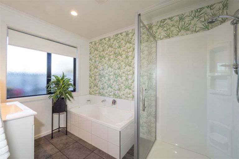 Photo of property in 16 Johnstone Street, Tinwald, Ashburton, 7700