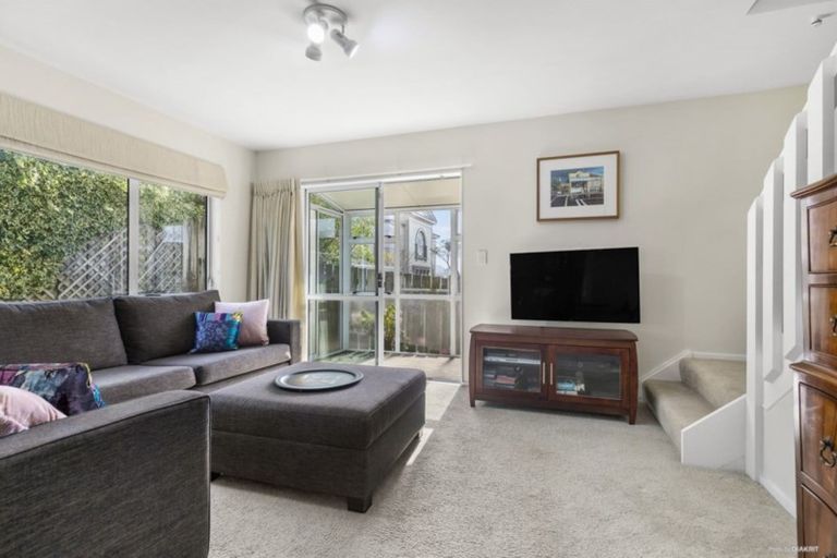 Photo of property in 22a Hall Street, Newtown, Wellington, 6021