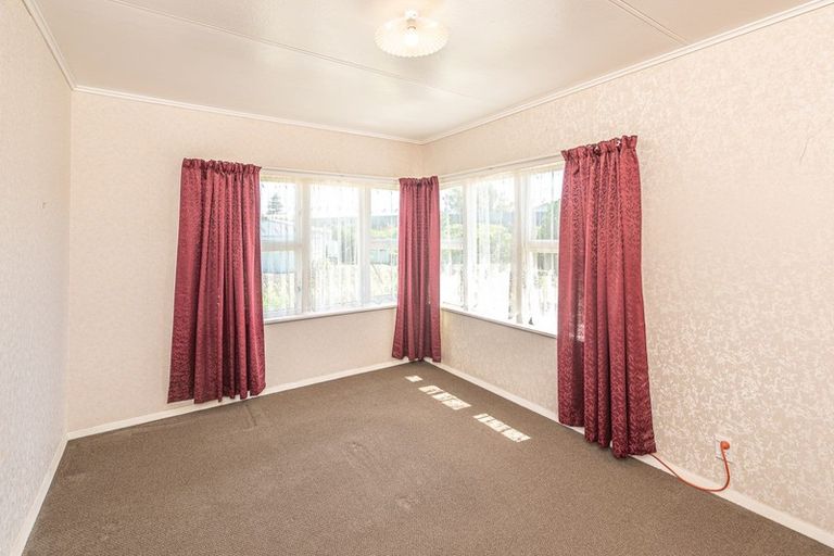 Photo of property in 15 Karaka Street, Castlecliff, Whanganui, 4501