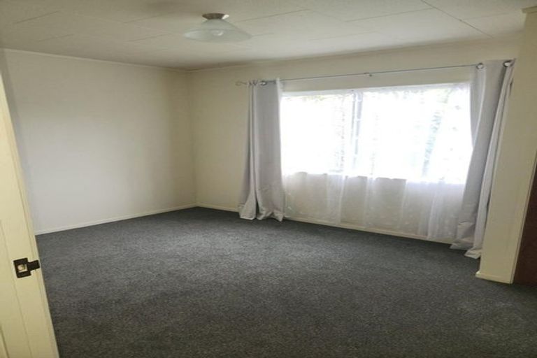 Photo of property in 78 Peach Road, Glenfield, Auckland, 0629