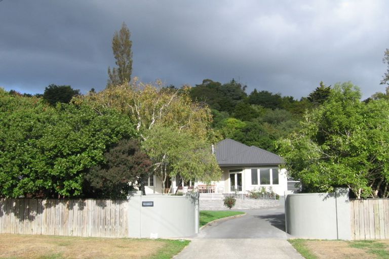 Photo of property in 72 Heretaunga Square, Silverstream, Upper Hutt, 5019