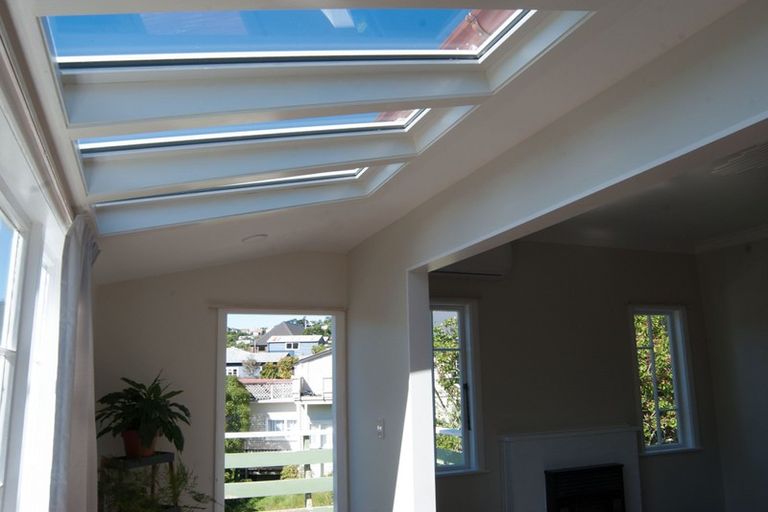 Photo of property in 18 Trelissick Crescent, Ngaio, Wellington, 6035