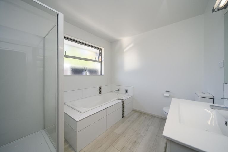 Photo of property in 23 Raglan Avenue, Cloverlea, Palmerston North, 4412