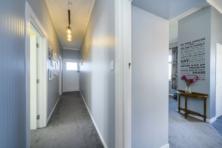 Photo of property in 46 Kingswood Street, Takaro, Palmerston North, 4412