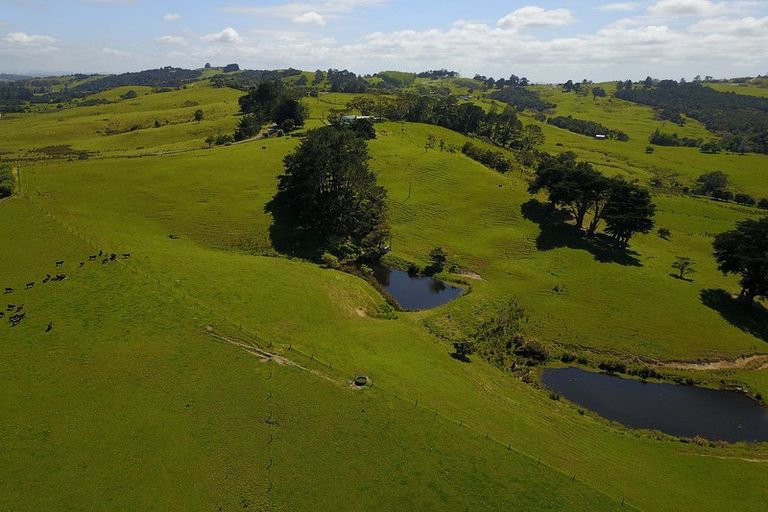 Photo of property in 213 Run Road, Wharehine, Wellsford, 0977