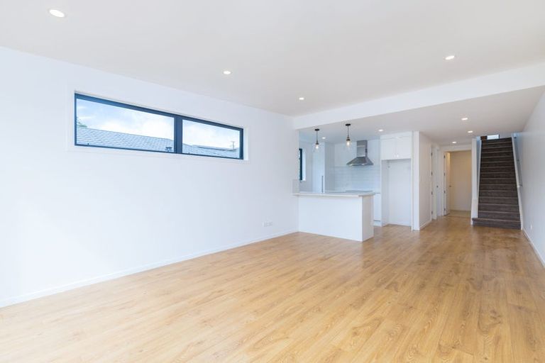 Photo of property in 7 Mokopiko Court, Beach Haven, Auckland, 0626