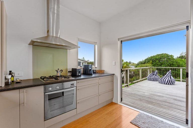 Photo of property in 43 Cumberland Street, Leigh, 0985