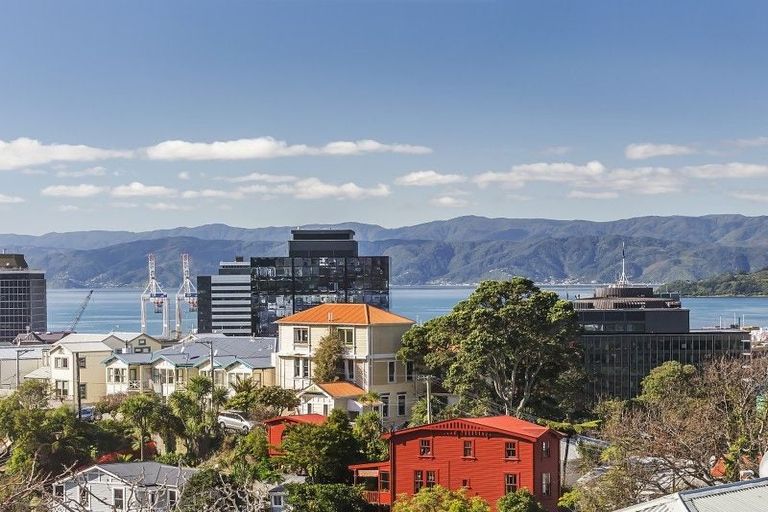 Photo of property in 17-17a Barton Terrace, Thorndon, Wellington, 6011