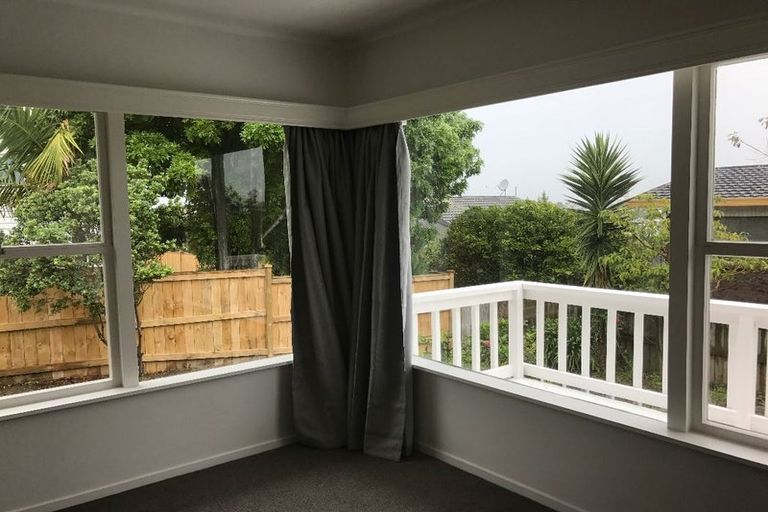 Photo of property in 3 Tobruk Crescent, Milford, Auckland, 0620