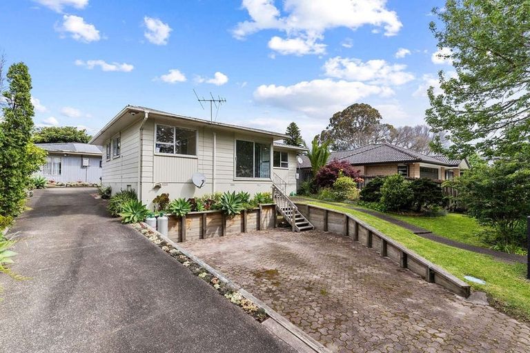 Photo of property in 71 Sikkim Crescent, Clover Park, Auckland, 2019