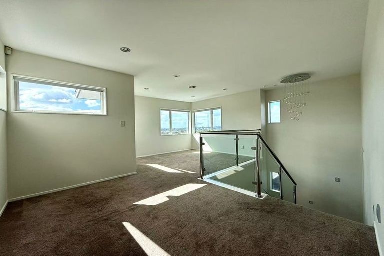 Photo of property in 240 Sturges Road, Henderson, Auckland, 0612