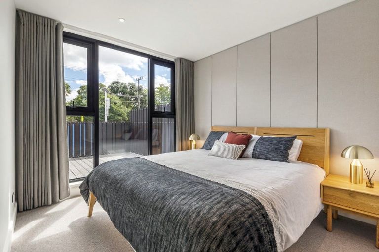 Photo of property in 1/219 Lake Road, Belmont, Auckland, 0622