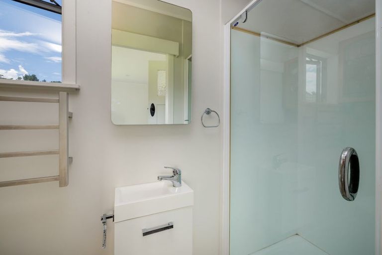 Photo of property in 6 Te Pahi River Drive, Paparoa, Maungaturoto, 0583