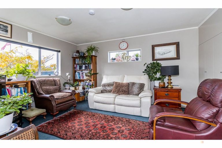 Photo of property in 12 Parsonage Road, Waimate, 7924