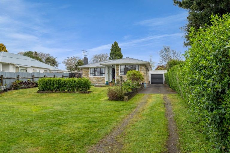 Photo of property in 21 Mills Street, Eltham, 4322