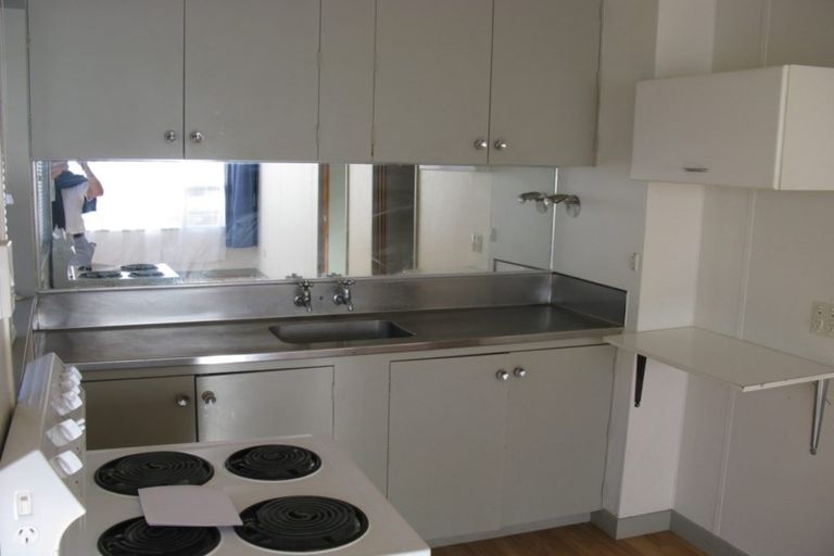 Photo of property in 8/4 Kenwyn Terrace, Newtown, Wellington, 6021