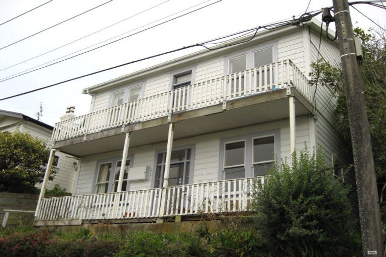 Photo of property in 6 Paisley Terrace, Karori, Wellington, 6012