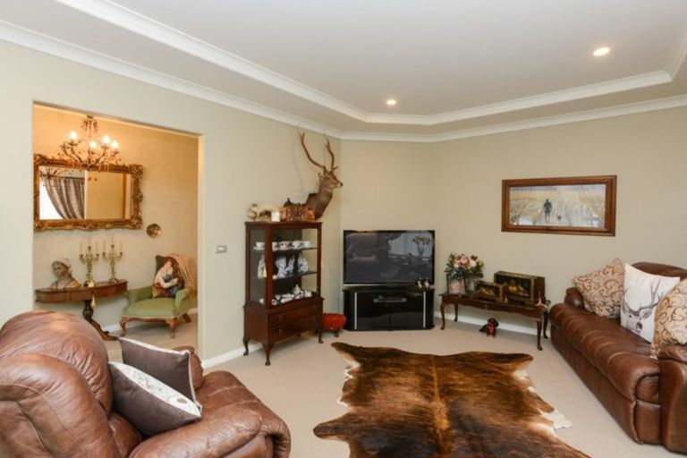 Photo of property in Heynes Place, 16 Heynes Place, Clive, 4102