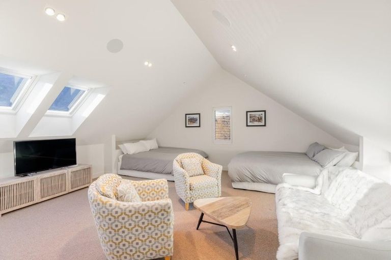 Photo of property in 15 Ayrburn Ridge, Arrowtown, Queenstown, 9371