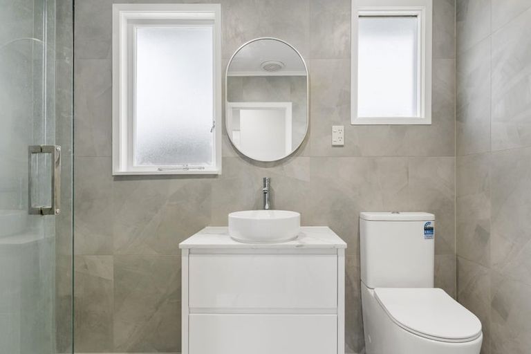 Photo of property in 19 Minaret Drive, Bucklands Beach, Auckland, 2014