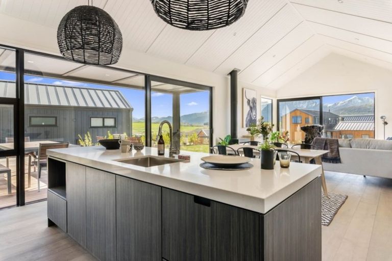 Photo of property in 12 Falconer Rise, Jacks Point, Queenstown, 9371