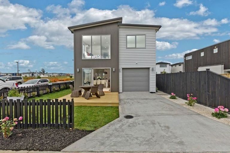 Photo of property in 2 Blackbird Lane, Hobsonville, Auckland, 0616