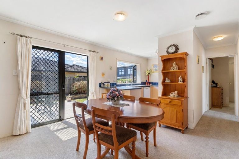 Photo of property in 40 Nuneaton Drive, Flat Bush, Auckland, 2019